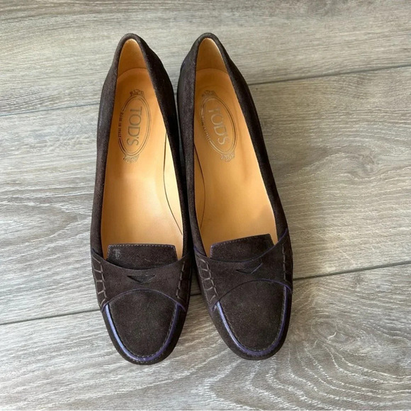 Tod’s Brown Suede Leather Purple Trim Studded Kitten Heel  Pump - Picture 2 of 13